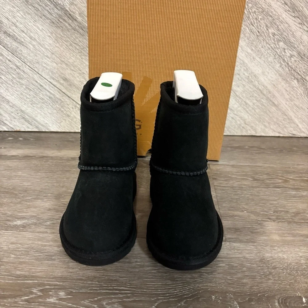 UGG Australia | Classic Short Boots In Black Size 6 Toddler Kids NEW